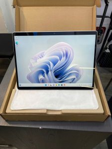 Surface Pro 9 New Refurbished Chip Intel Core i5-1245U Ram 8/ SSD 256Gb Màn Hình 13.3inchs độ phân giải 3K Cảm ứng tháo dời - Tần số quét 120Hz Pin chưa sạc lần nào - 100% pin sử dụng 6-10h liên tục