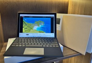 Microsoft Surface Pro 7 PlusChip Intel Core i5-1135G7

Ram 16/ SSD 256Gb

Màn Hình 12.3inchs độ phân giải 2.7K

Cảm ứng tháo dời - 60Hz

Pin 4-8H